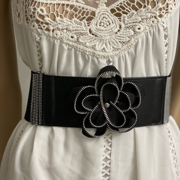 Fashion women’s waist belt, 34 inches long before stretch. Fit up to 34 inches - Picture 5 of 5